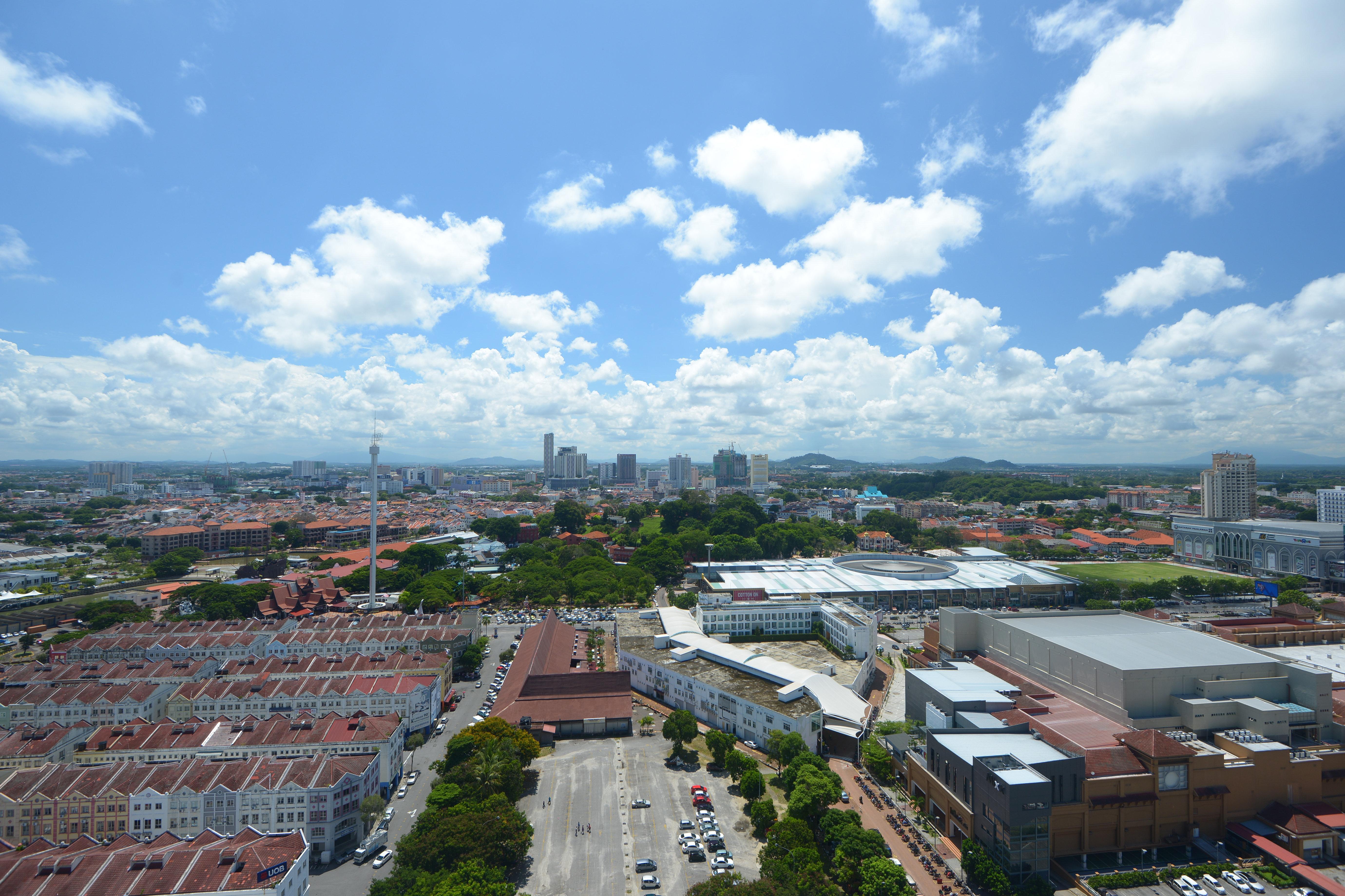 Holiday Inn Melaka By Ihg Exterior photo Aerial view of the city