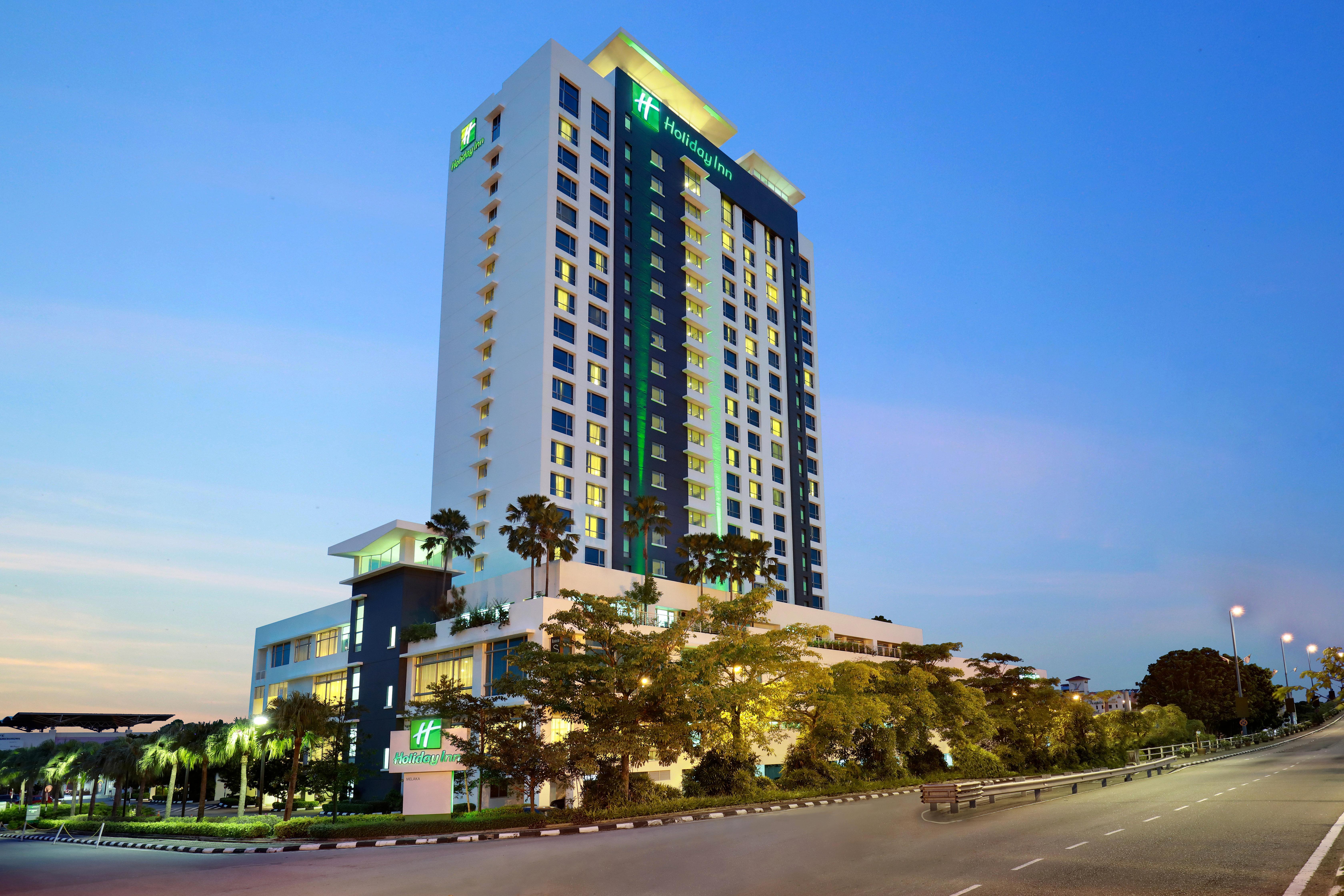 Holiday Inn Melaka By Ihg Exterior photo Holiday Inn Express Bangkok