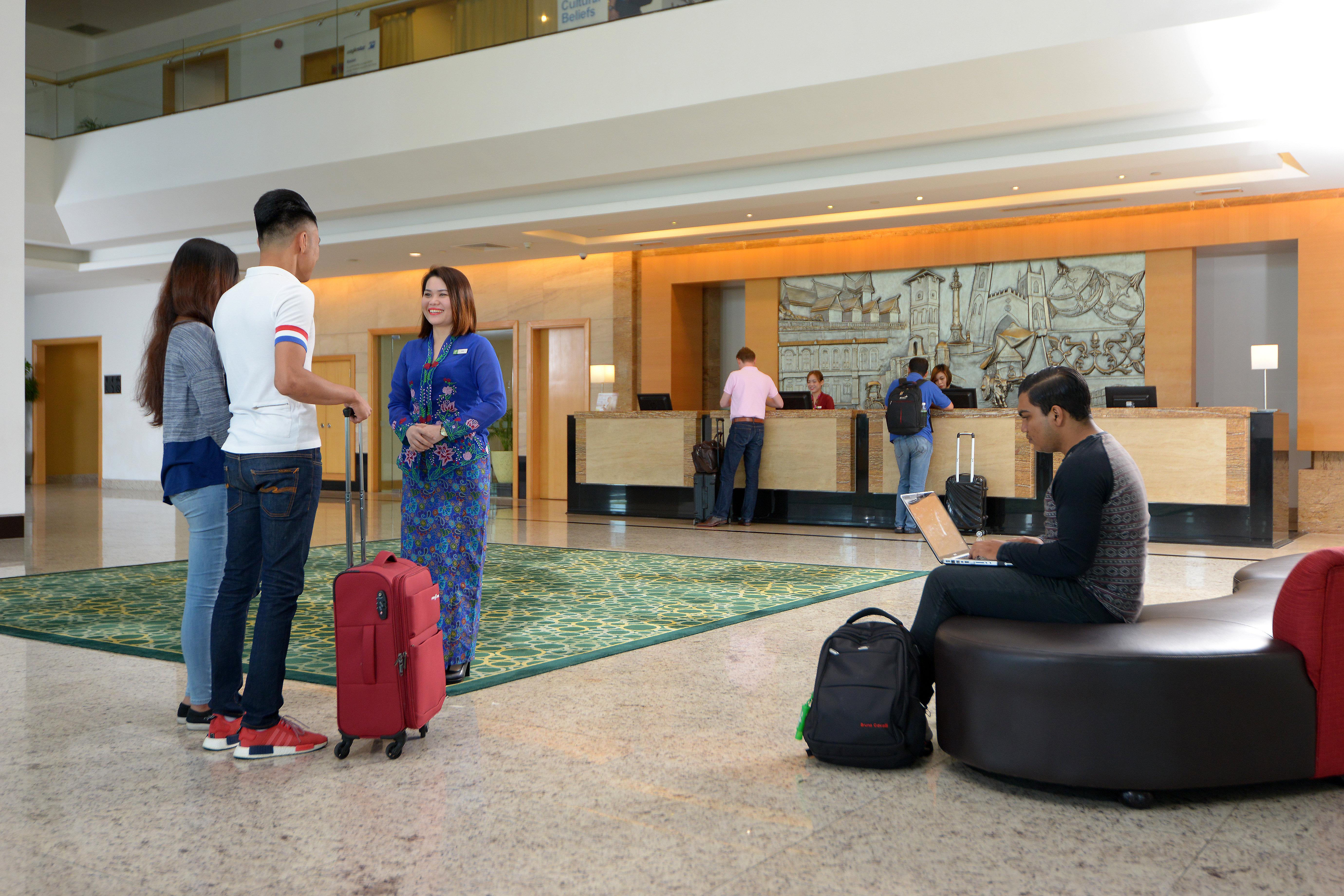 Holiday Inn Melaka By Ihg Exterior photo The lobby of the hotel