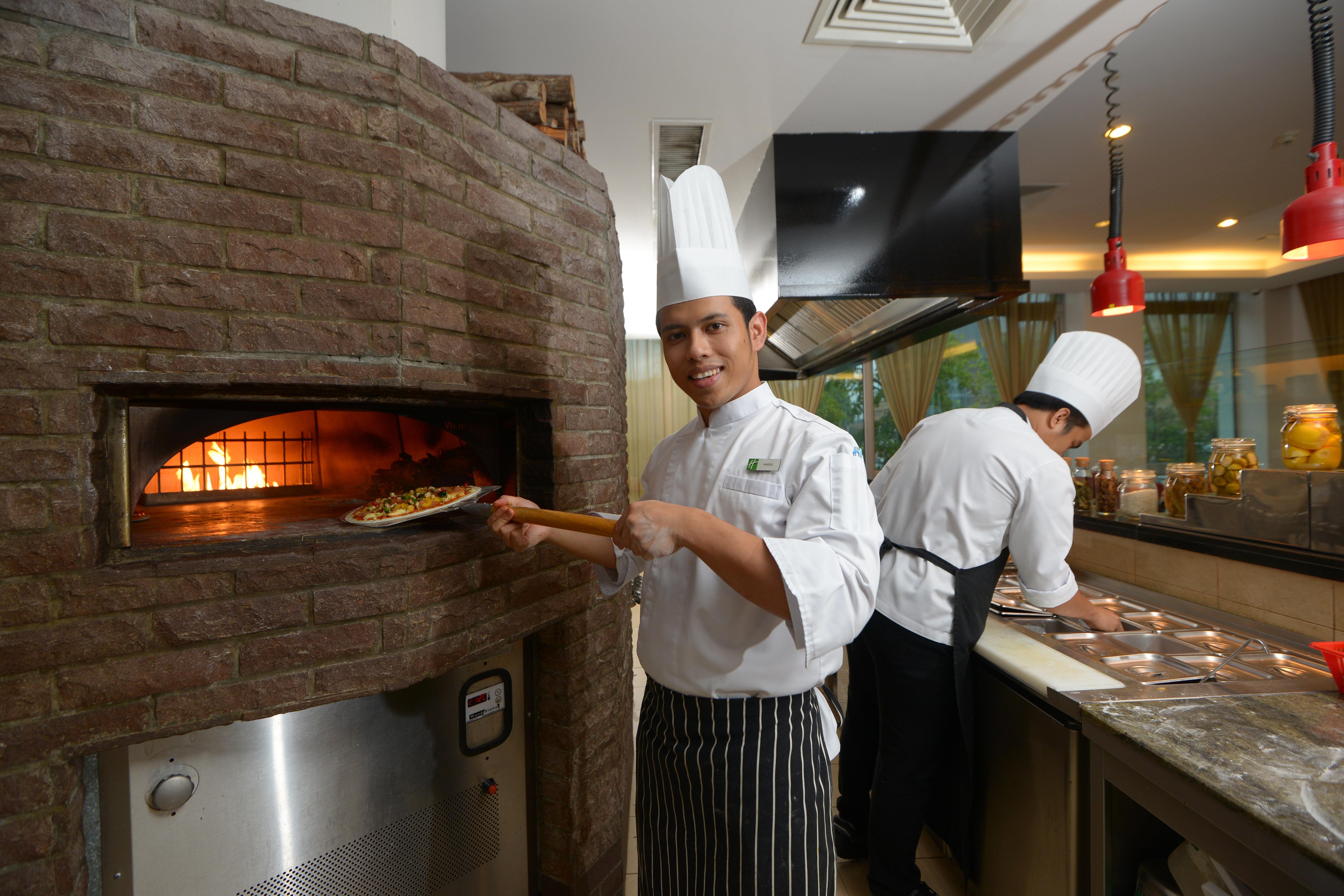 Holiday Inn Melaka By Ihg Exterior photo A pizza oven in Kuala Lumpur, Malaysia