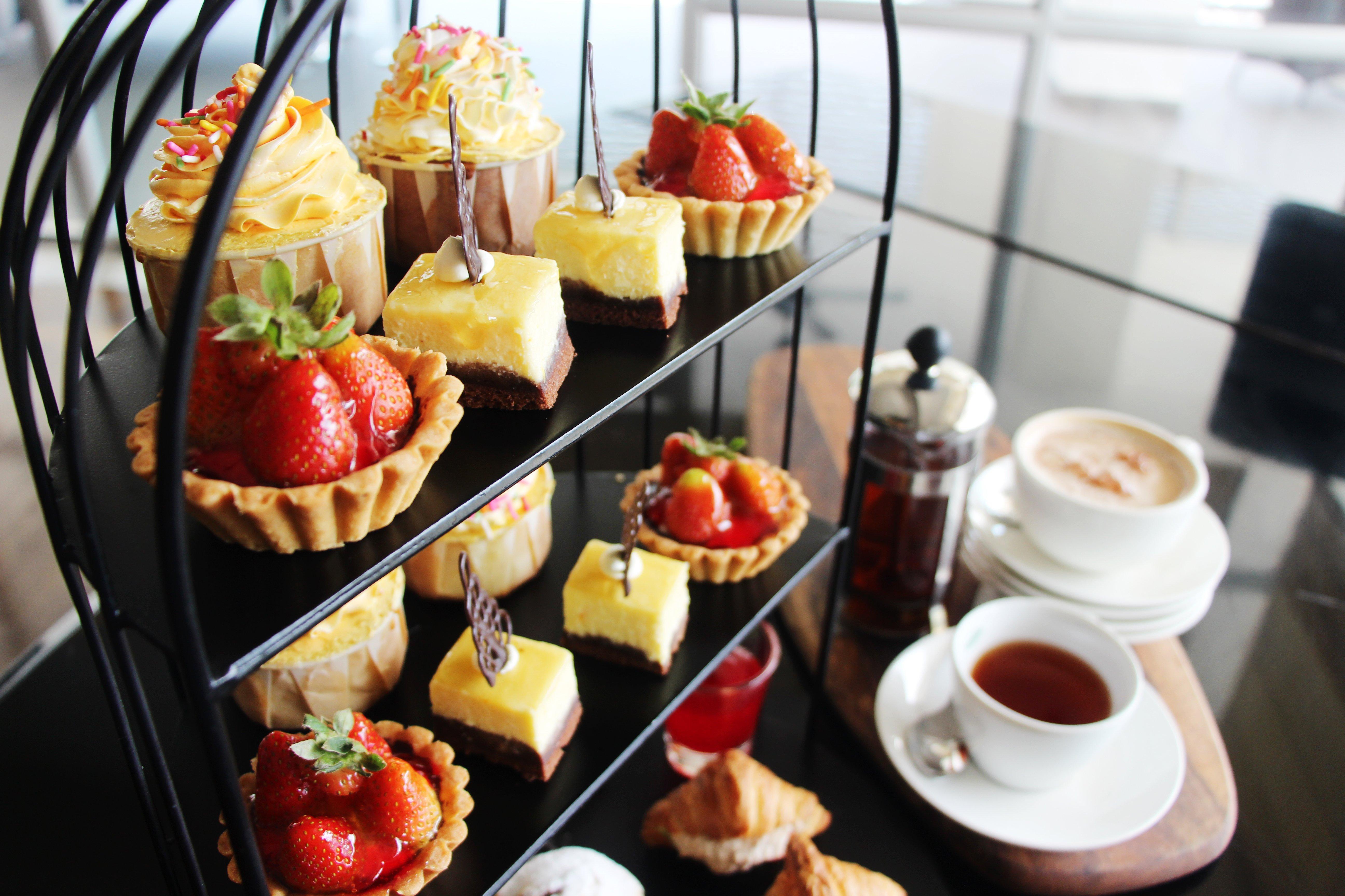 Holiday Inn Melaka By Ihg Exterior photo Afternoon tea