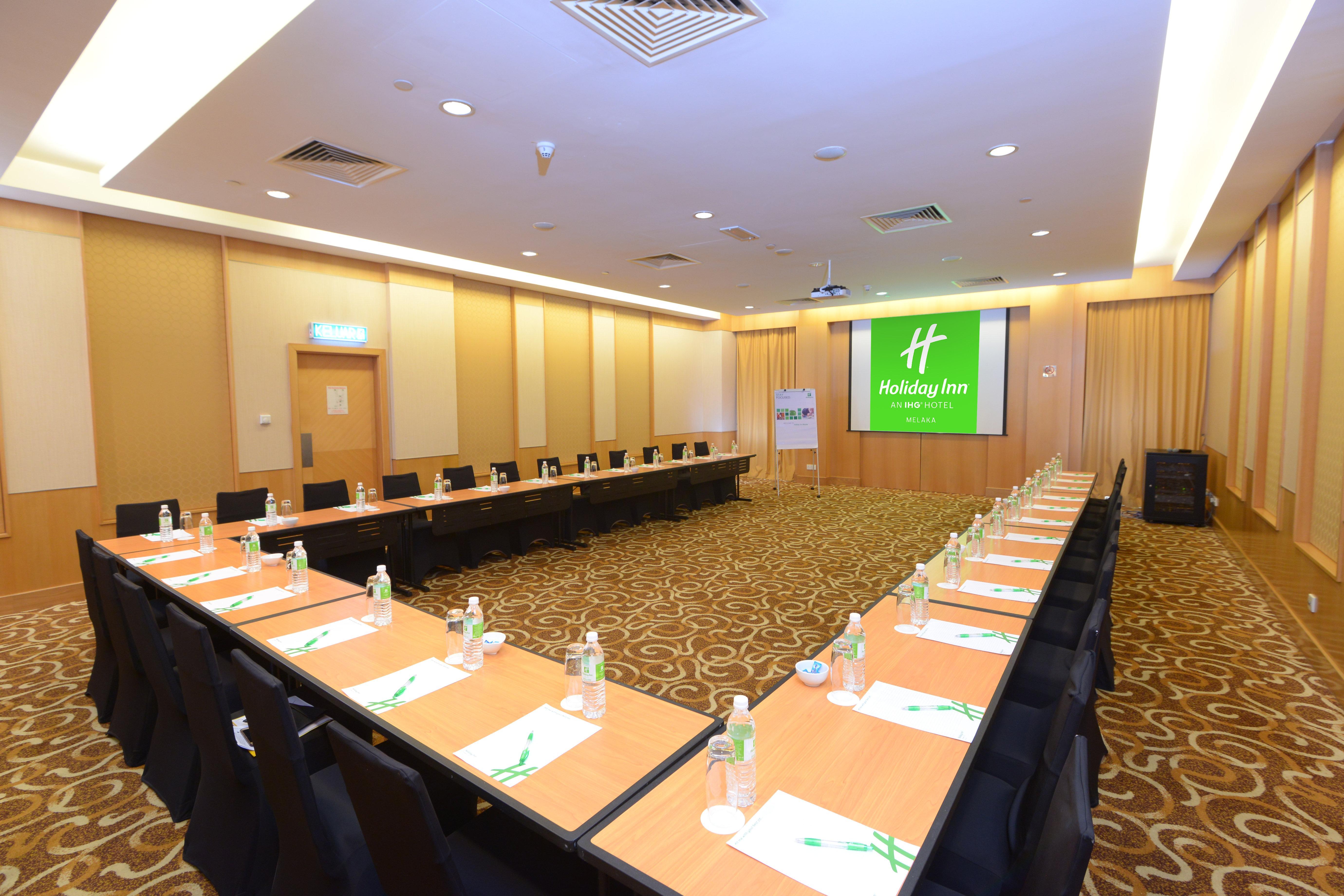 Holiday Inn Melaka By Ihg Exterior photo Meeting room