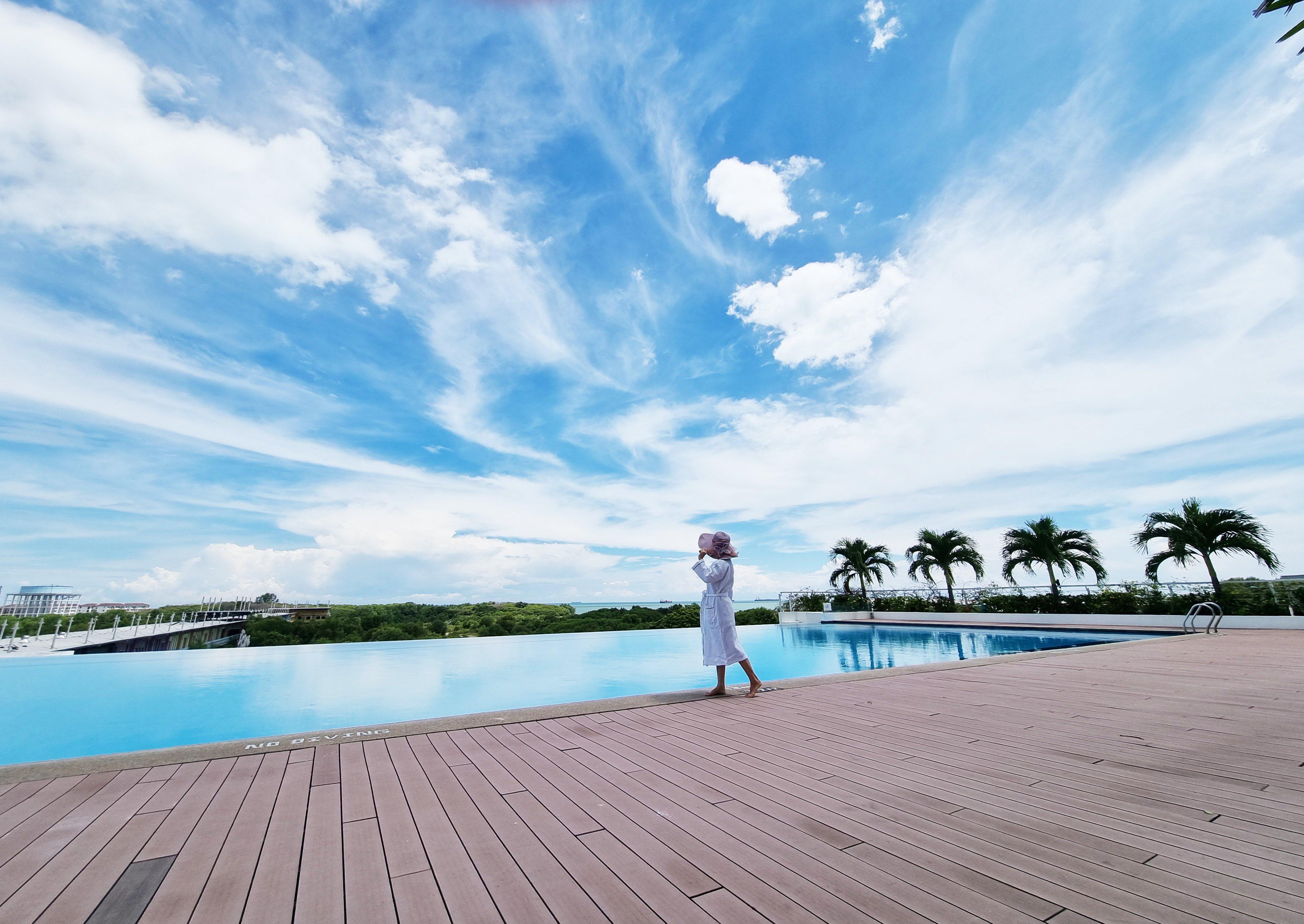 Holiday Inn Melaka By Ihg Exterior photo The pool at the Ritz-Carlton, Cancun