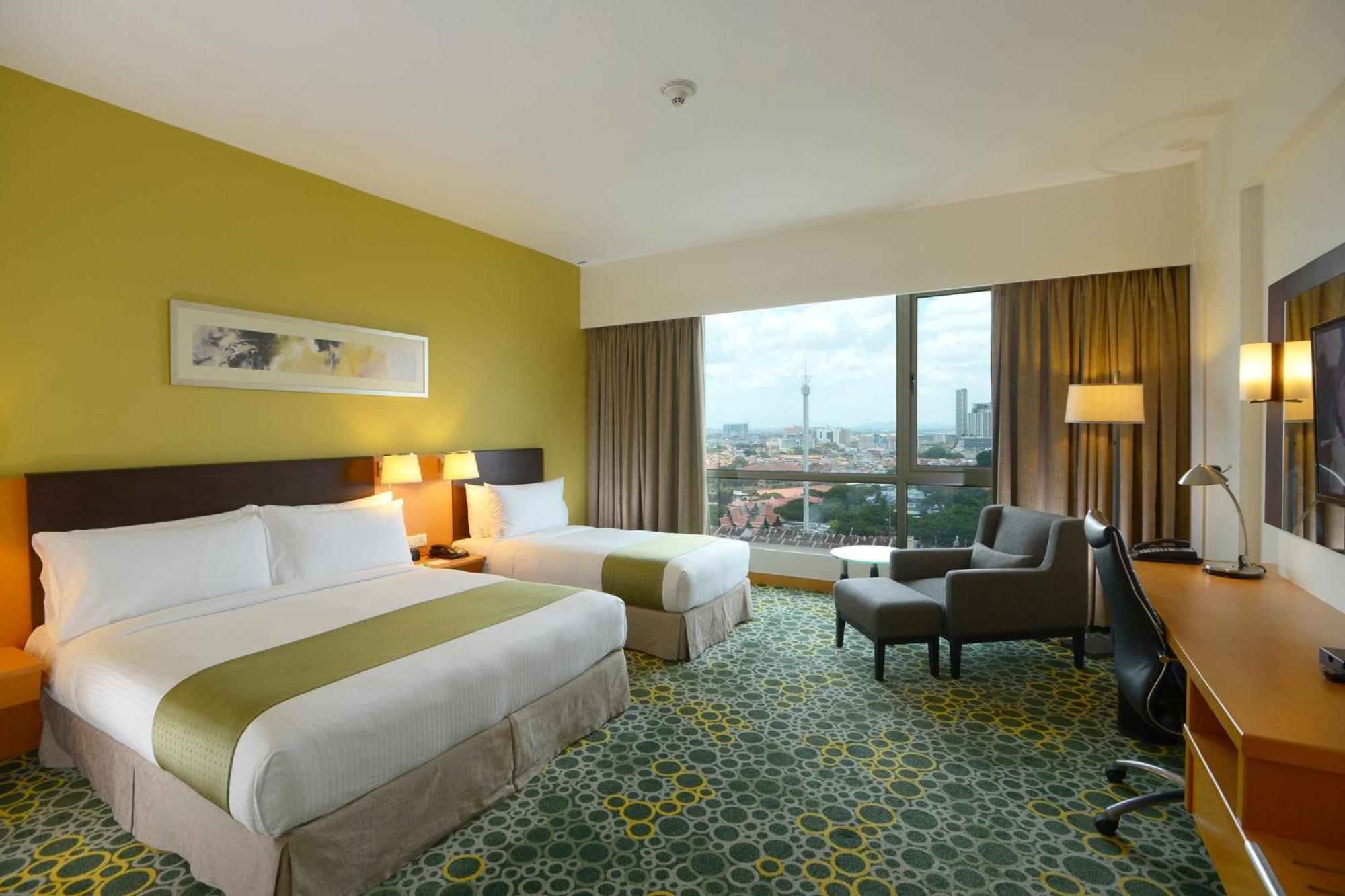 Holiday Inn Melaka By Ihg Exterior photo Deluxe Room
