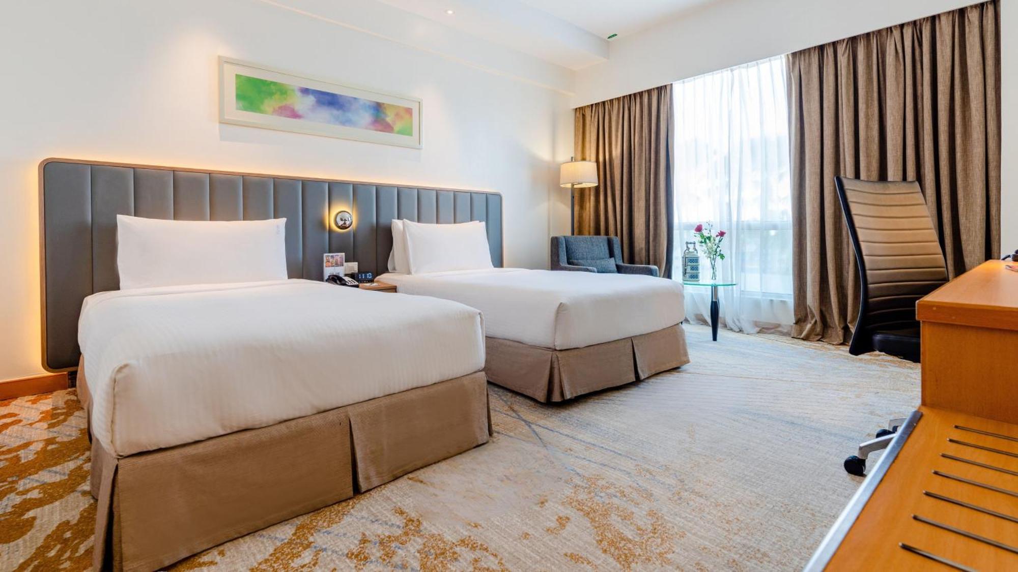 Holiday Inn Melaka By Ihg Exterior photo Deluxe Room